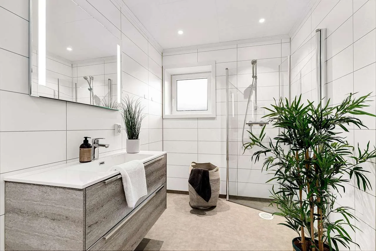 Bathroom Decor Trends & Tips
